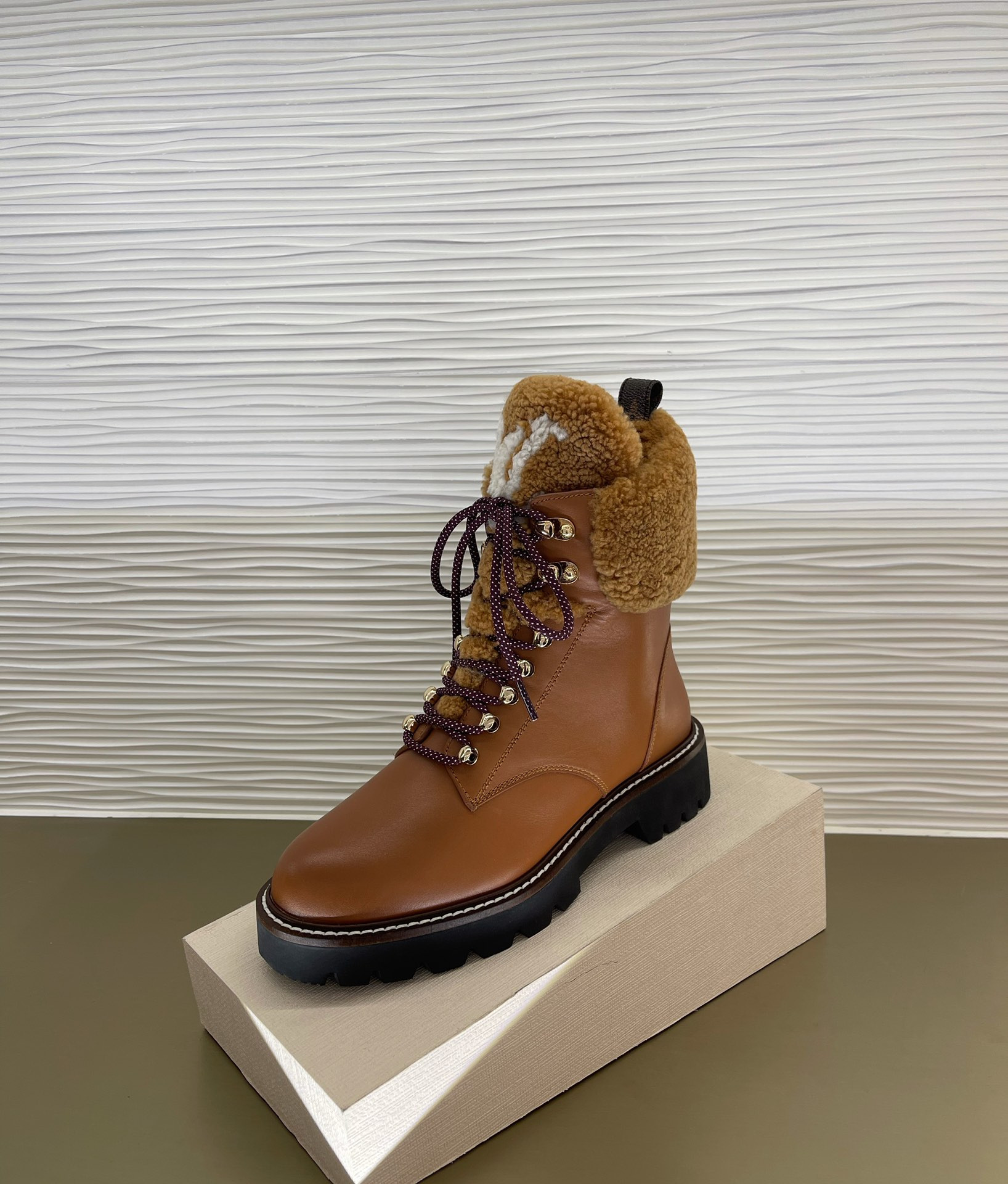 LVT BOOTS