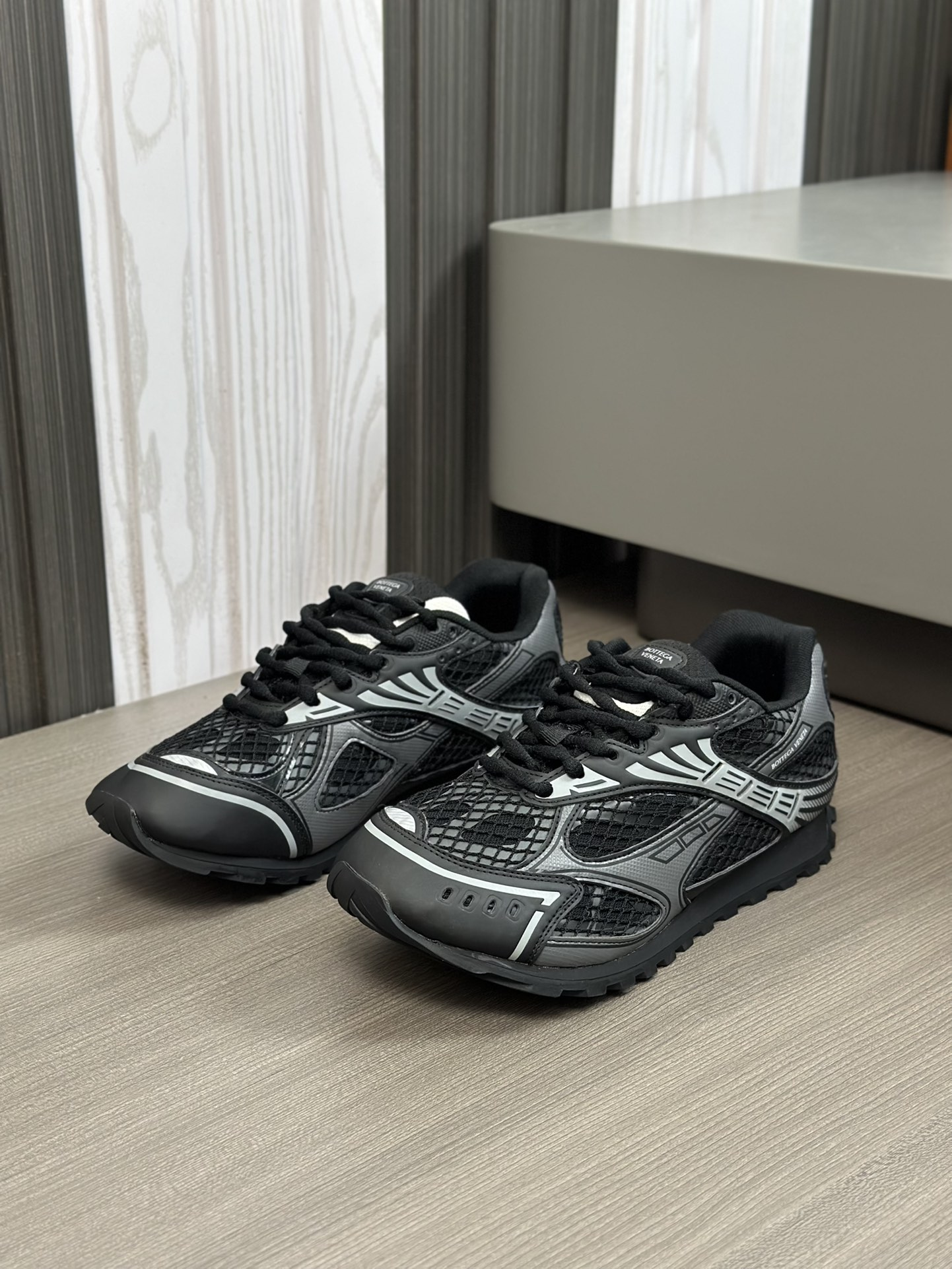 bo*te*ga Ve*ne*ta orbit sneaker