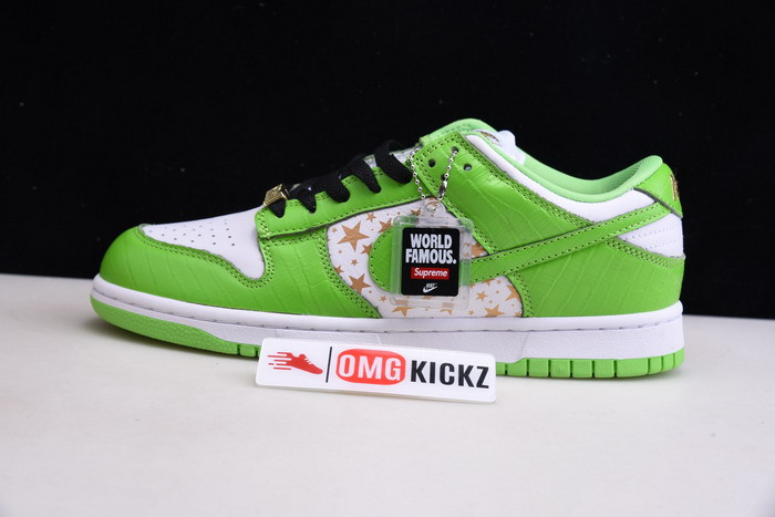 Supreme X NIKE SB DUNK LOW WHITE/METALLIC GOLD-GREEN DH3228-101