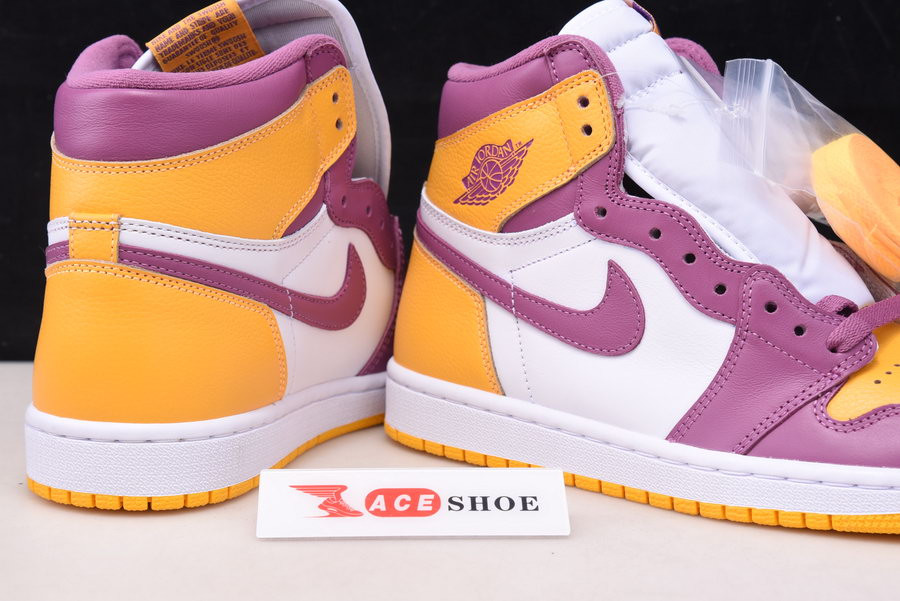 AIR JORDAN 1 HIGH OG “BROTHERHOOD