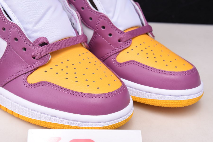 AIR JORDAN 1 HIGH OG “BROTHERHOOD