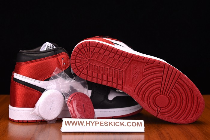 AIR JORDAN 1 SATIN BLACK TOE  CD0461-016