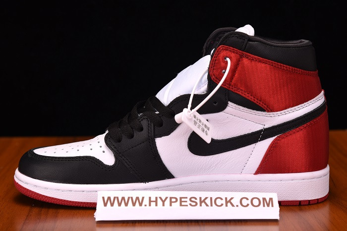 AIR JORDAN 1 SATIN BLACK TOE  CD0461-016