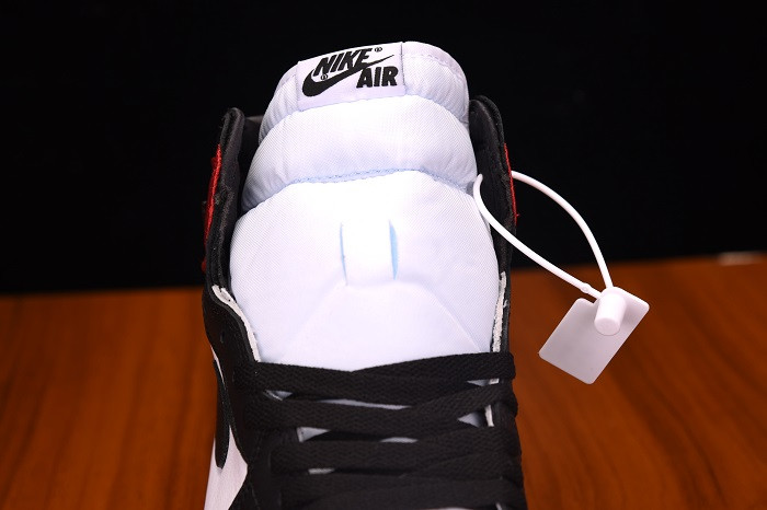 AIR JORDAN 1 SATIN BLACK TOE  CD0461-016