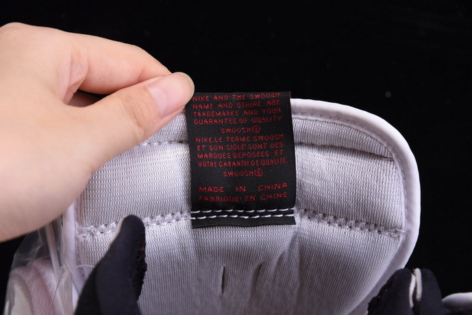 AIR JORDAN 1 RETRO HIGH OG "PARTICLE GREY" 555088-126