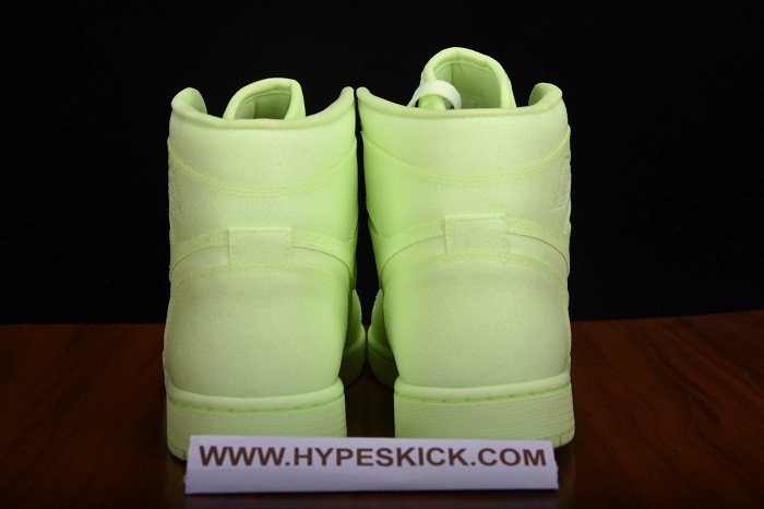 AIR JORDAN 1 HIGH PREMIUM “BARELY VOLT”  AH7389-700