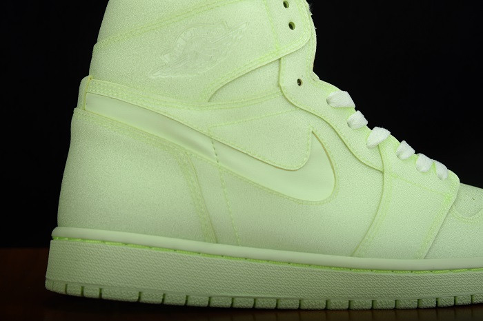 AIR JORDAN 1 HIGH PREMIUM “BARELY VOLT”  AH7389-700