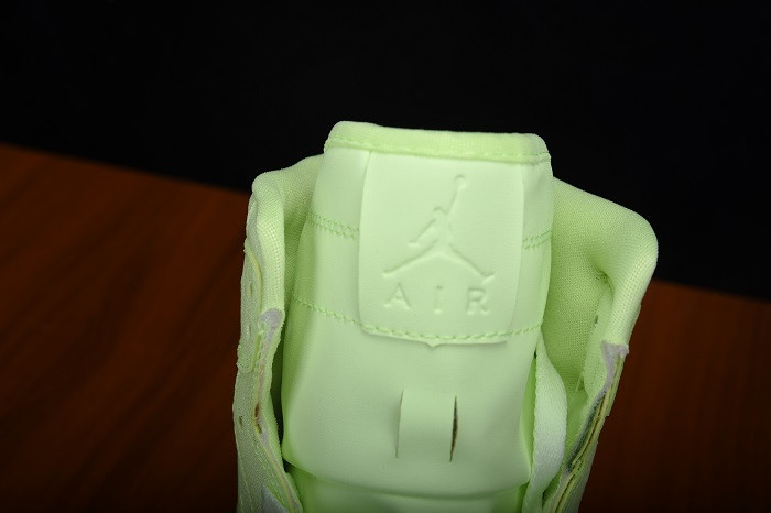 AIR JORDAN 1 HIGH PREMIUM “BARELY VOLT”  AH7389-700