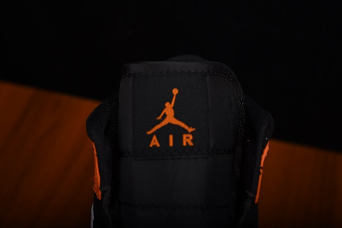AIR JORDAN 1 MID “SHATTERED BACKBOARD”  554724-058