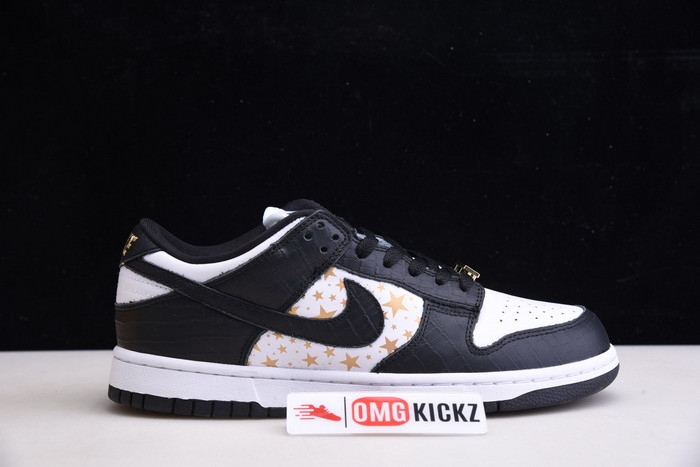 Supreme X NIKE SB DUNK LOW WHITE/METALLIC GOLD-BLACK DH3228-102