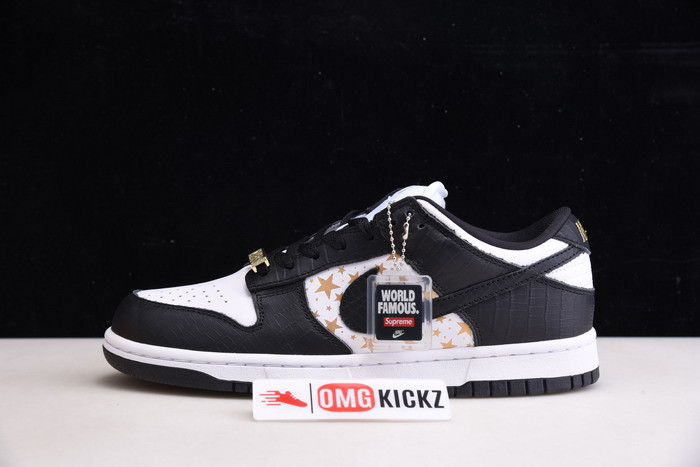 Supreme X NIKE SB DUNK LOW WHITE/METALLIC GOLD-BLACK DH3228-102
