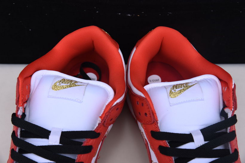 NIKE SB DUNK LOW Supreme X NIKE RED DH3228-161