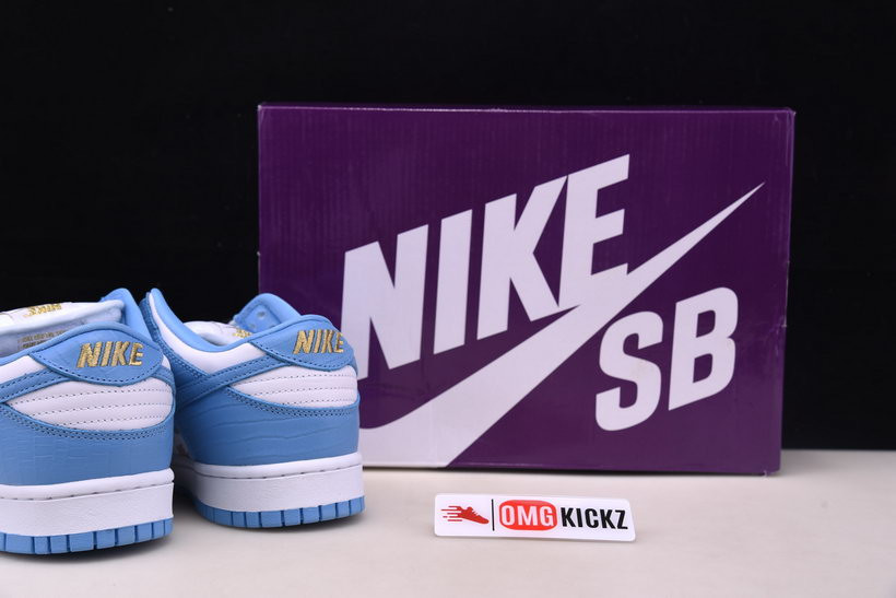 NIKE SB DUNK LOW Supreme X NIKE DH3228-141