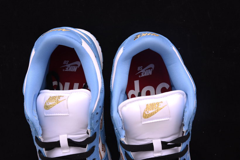 NIKE SB DUNK LOW Supreme X NIKE DH3228-141
