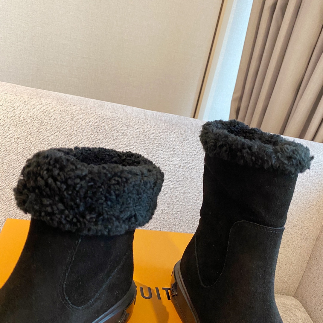 LVT BOOTS