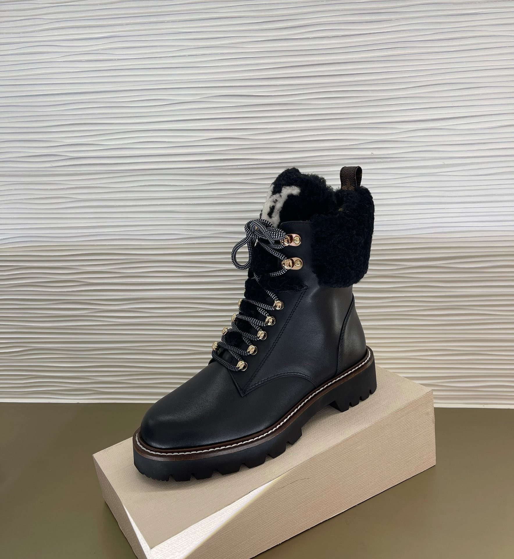 LVT BOOTS