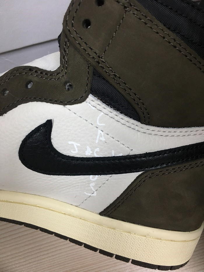 AIR JORDAN 1 RETRO HIGH TRAVIS SCOTT CD4487-100