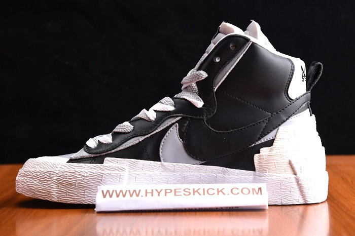 NIKE SHOX R4 X NEYMAR BV0072-002