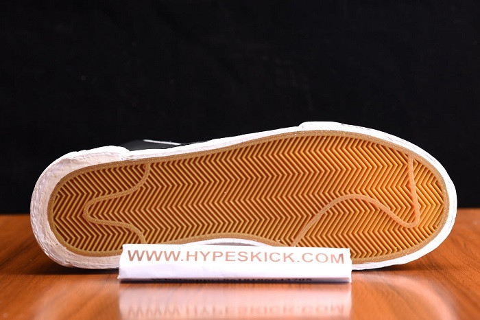 NIKE SHOX R4 X NEYMAR BV0072-002