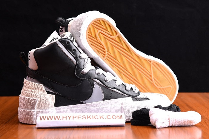 NIKE SHOX R4 X NEYMAR BV0072-002