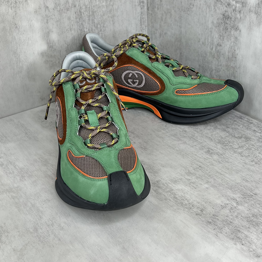 G*u*i sneaker