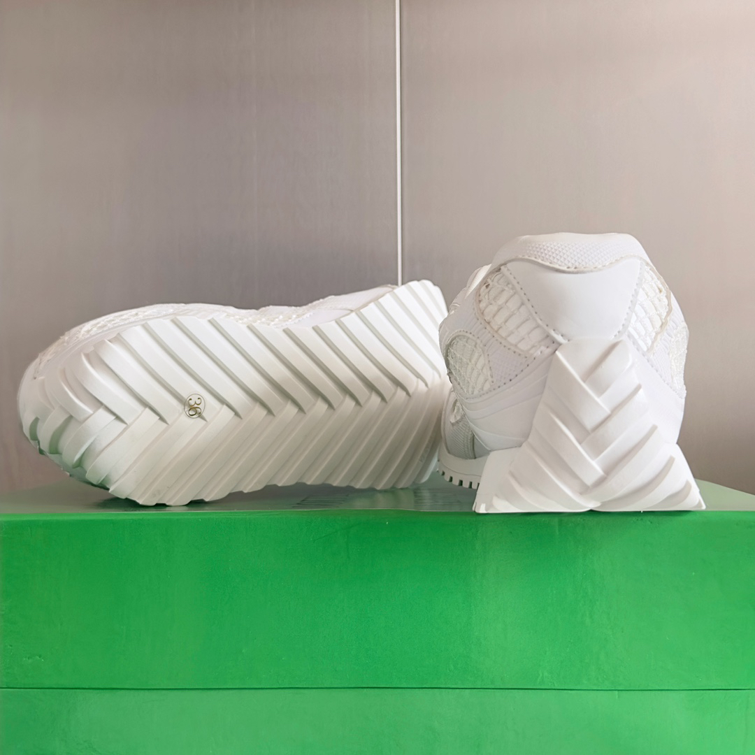 bo*te*ga Ve*ne*ta orbit sneaker