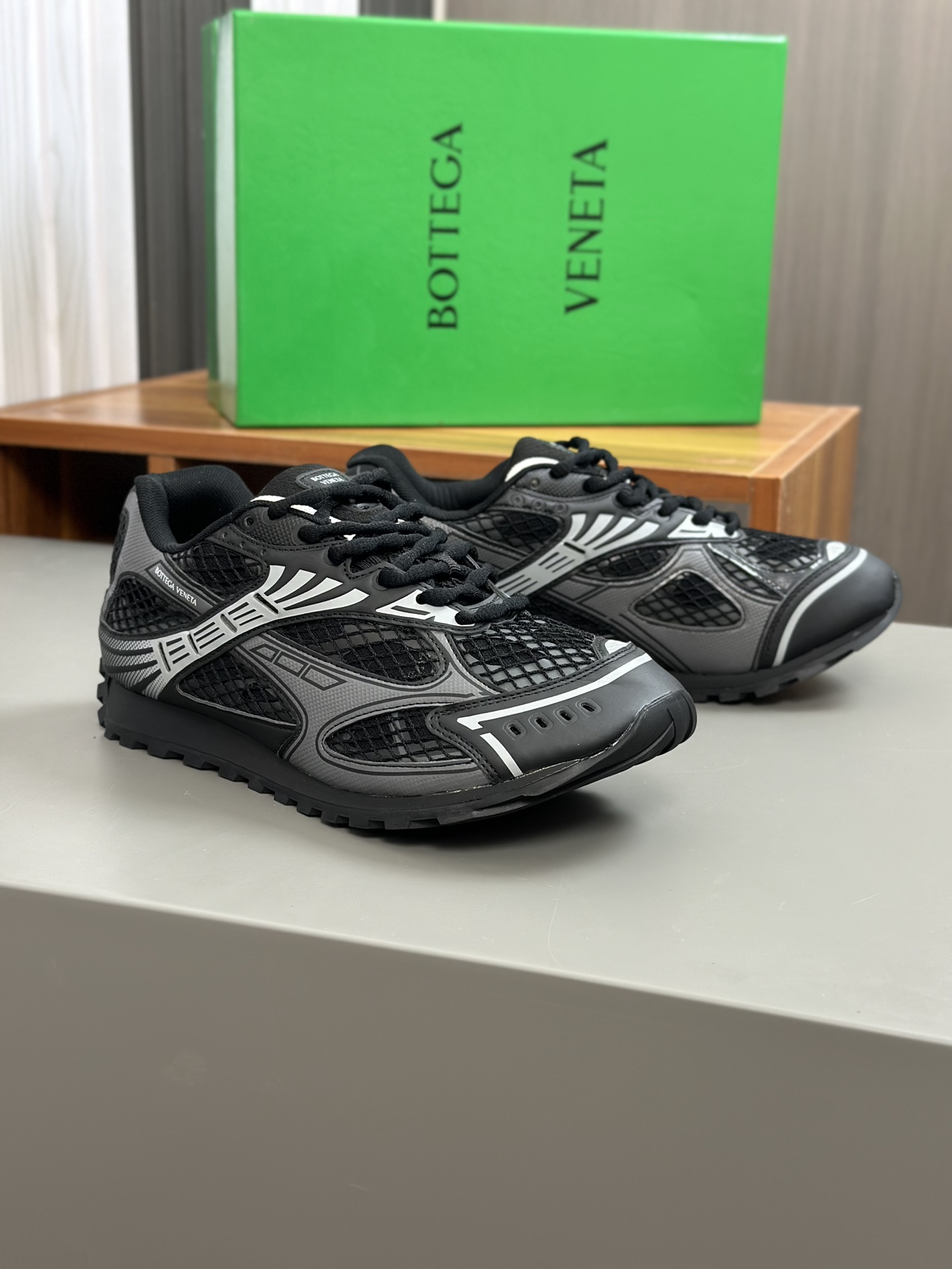 bo*te*ga Ve*ne*ta orbit sneaker